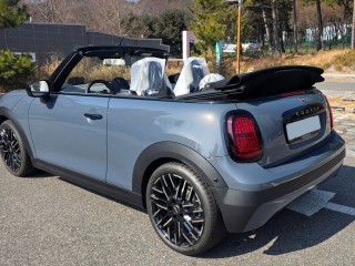 MINI Cooper Convertible