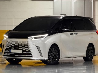 Lexus LM500h
