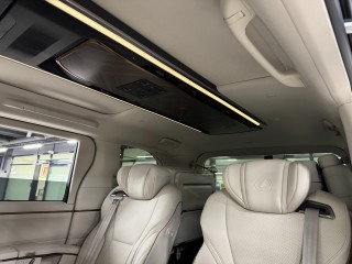 Lexus LM500h