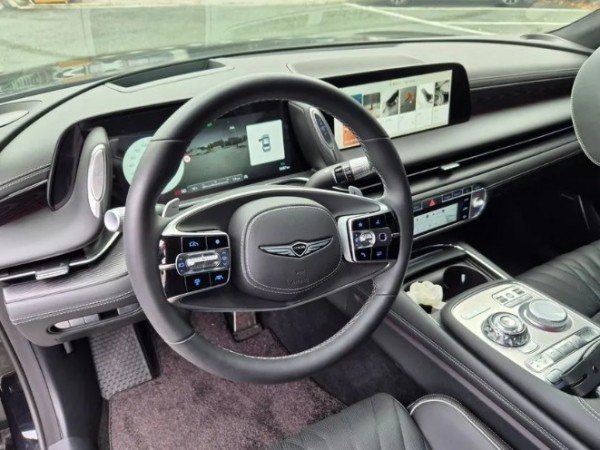 Genesis G90