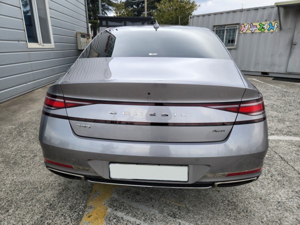 Genesis G90