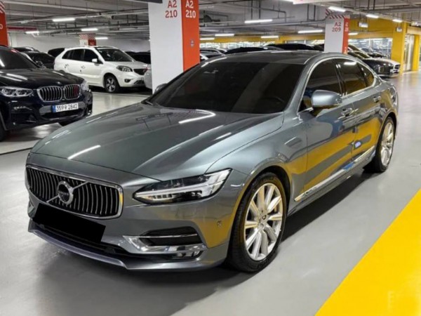 Volvo S90
