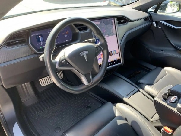 Tesla MODEL S