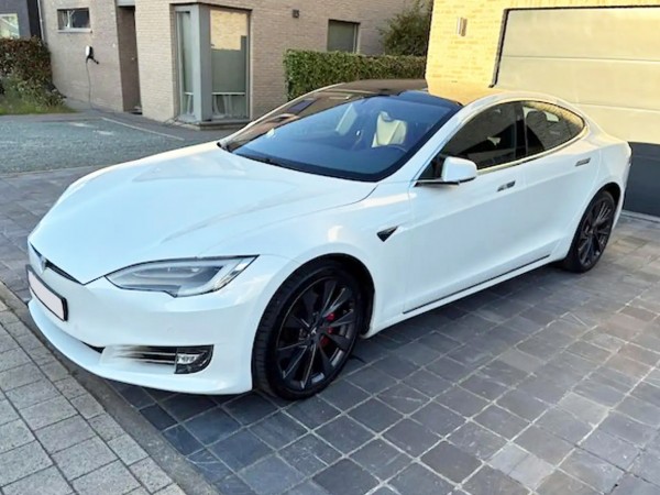 Tesla MODEL S