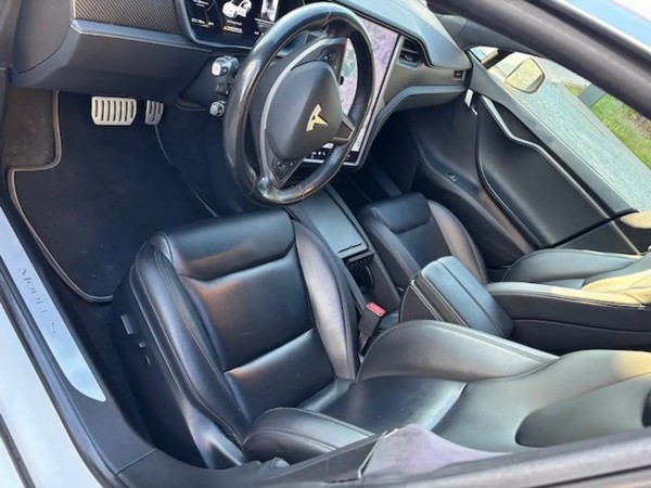 Tesla MODEL S