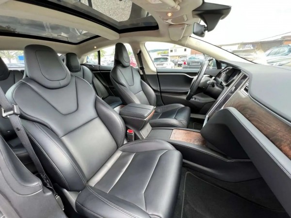 Tesla MODEL S