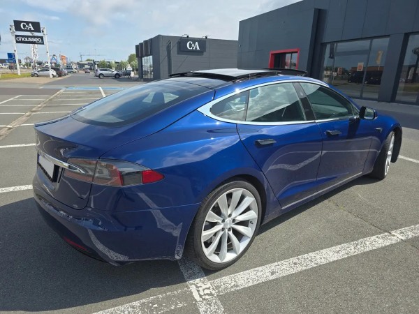 Tesla MODEL S
