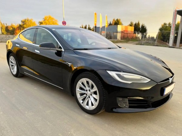 Tesla MODEL S