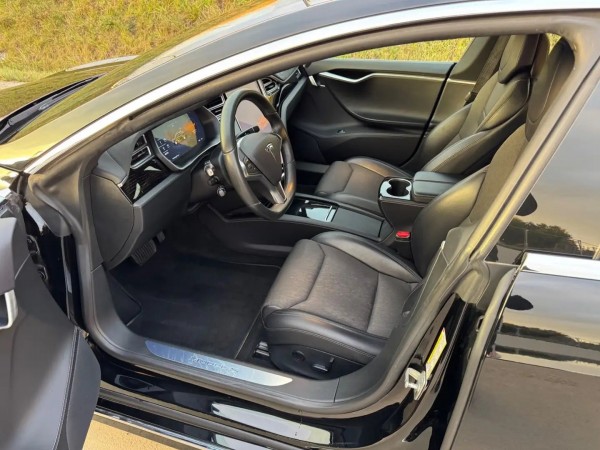 Tesla MODEL S