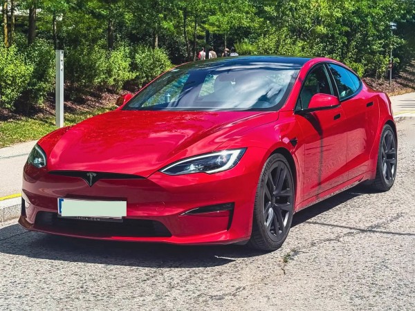Tesla MODEL S