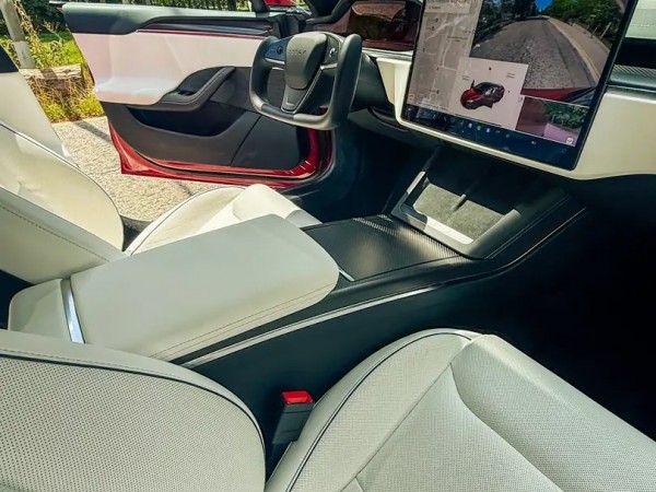 Tesla MODEL S