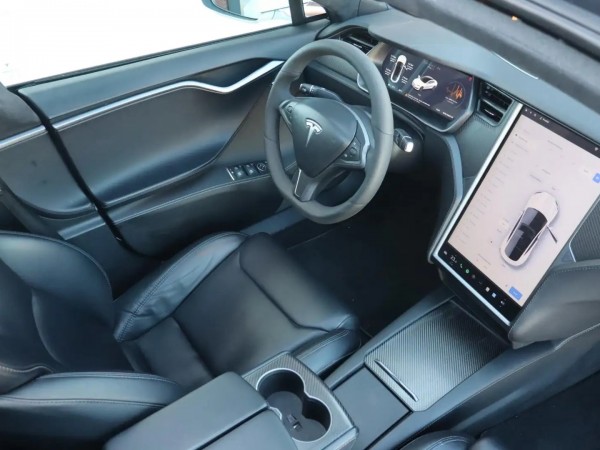 Tesla MODEL S