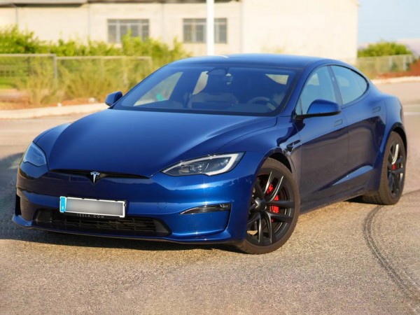 Tesla MODEL S