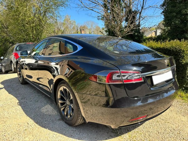 Tesla MODEL S