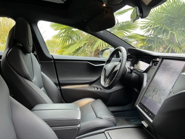 Tesla MODEL S
