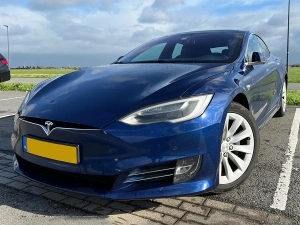 Tesla MODEL S