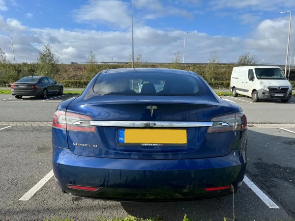 Tesla MODEL S