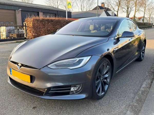 Tesla MODEL S