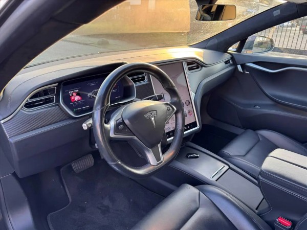 Tesla MODEL S