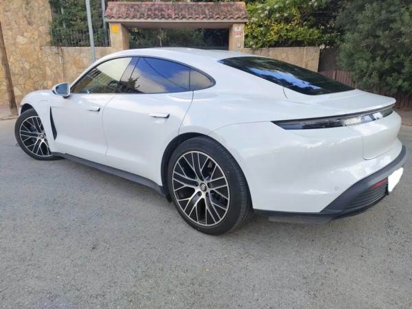 Porsche Taycan
