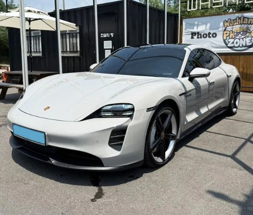 Porsche Taycan