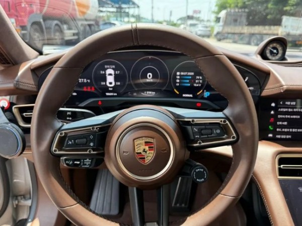 Porsche Taycan