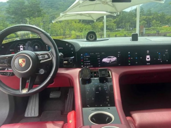Porsche Taycan