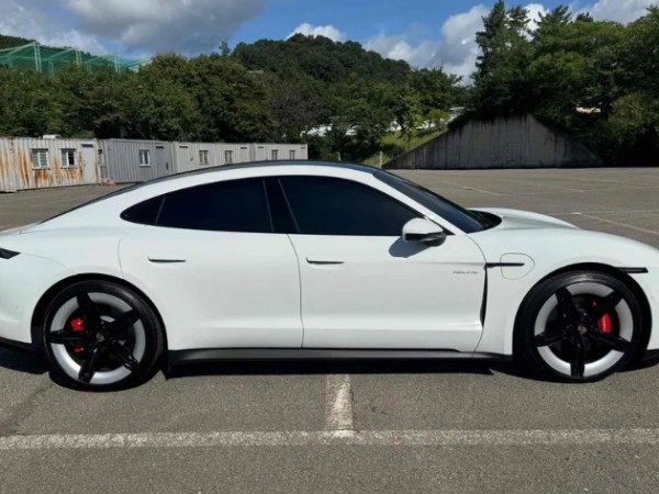 Porsche Taycan