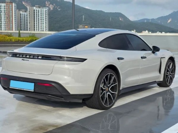 Porsche Taycan