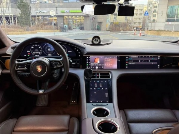 Porsche Taycan