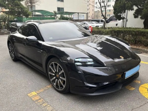 Porsche Taycan