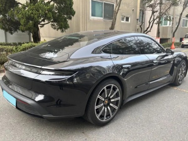 Porsche Taycan