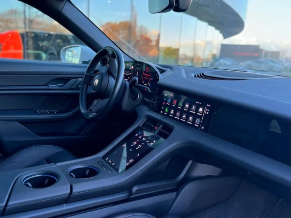 Porsche Taycan