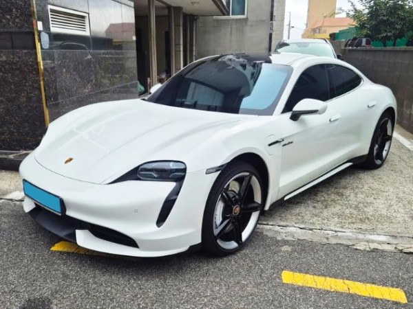 Porsche Taycan