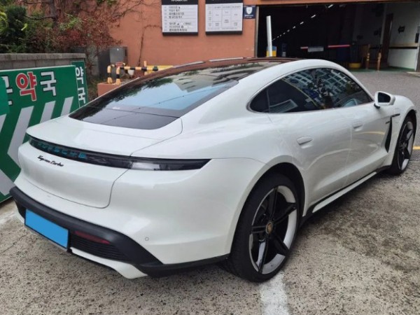 Porsche Taycan