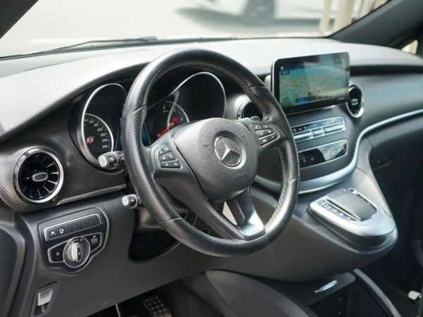 Mercedes-Benz V-Class