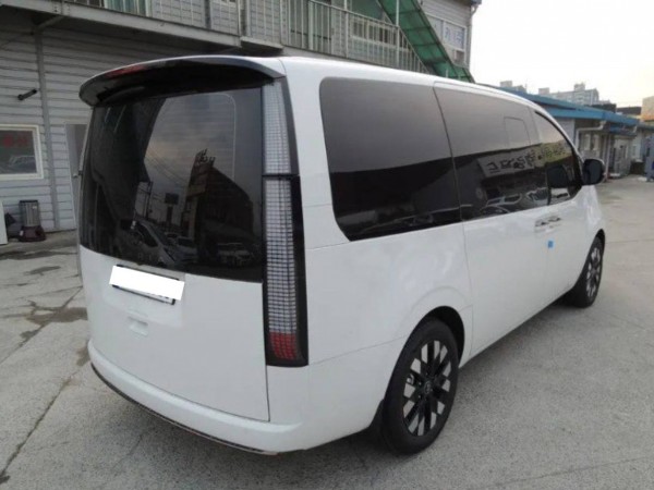 Hyundai Staria