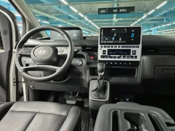 Hyundai Staria