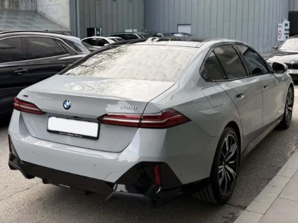 BMW 5-Series