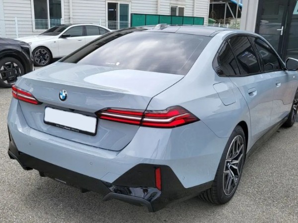 BMW 5-Series