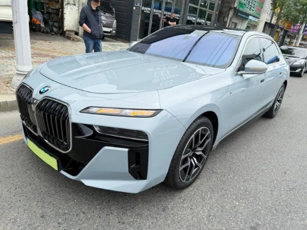 BMW 7-Series