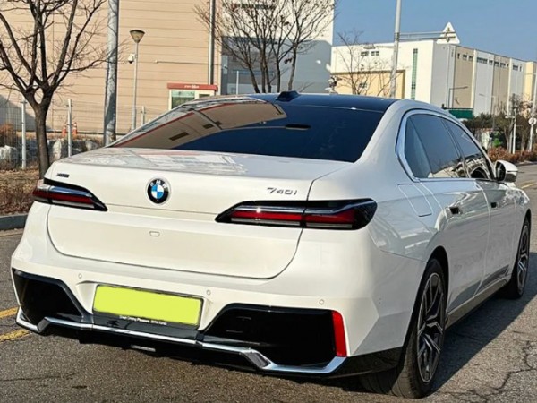 BMW 7-Series