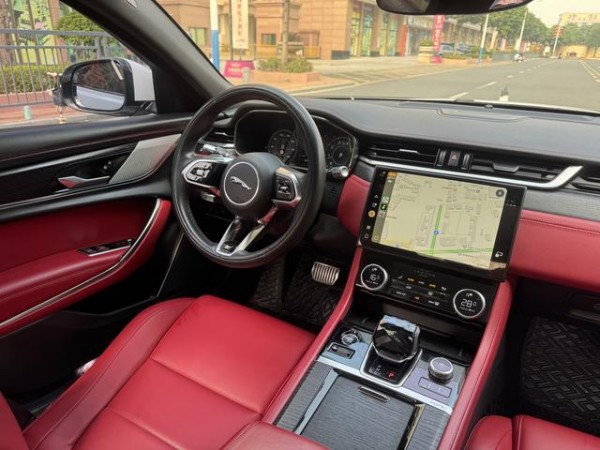 Jaguar XF