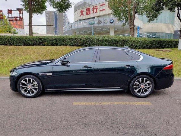 Jaguar XF
