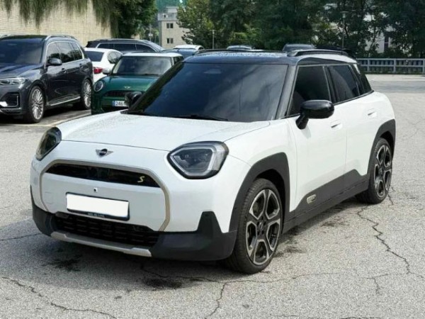 MINI Aceman