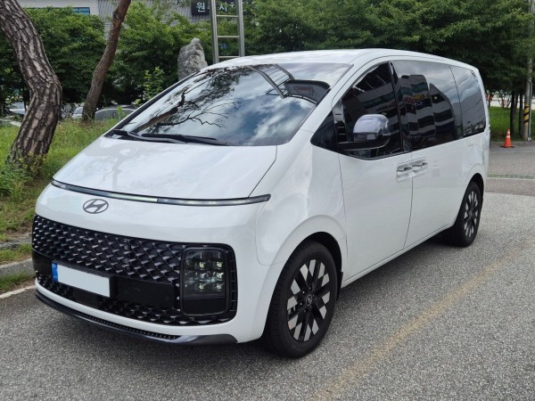 Hyundai Staria