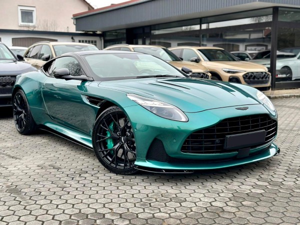 Aston Martin DB12