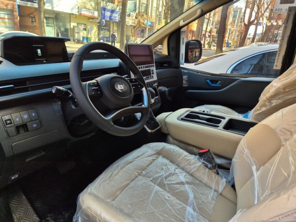 Hyundai Staria