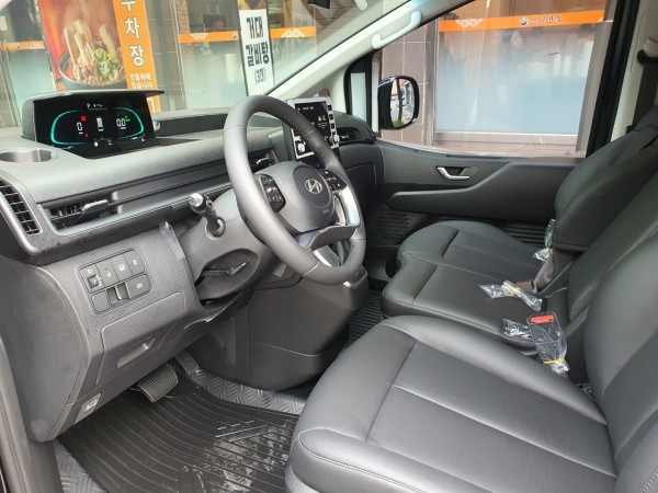 Hyundai Staria
