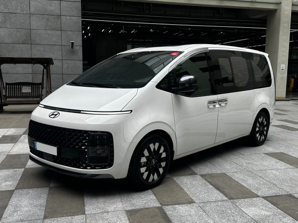 Hyundai Staria